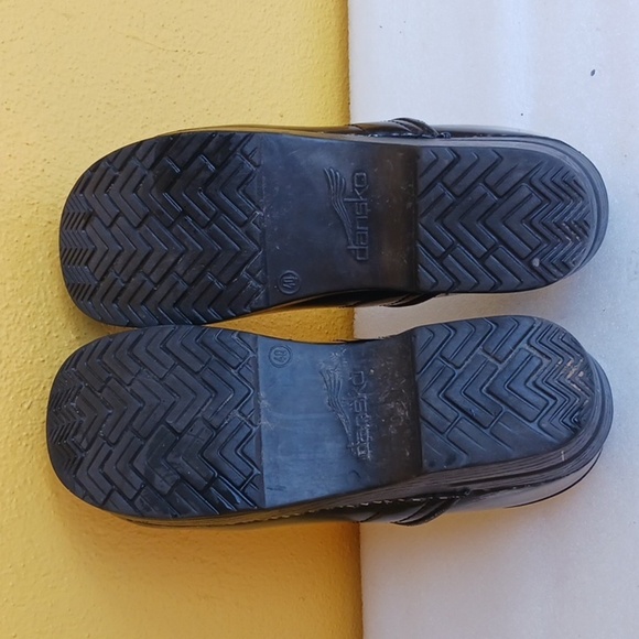 DANSKO Black Patent Leather Clogs - Picture 4 of 6